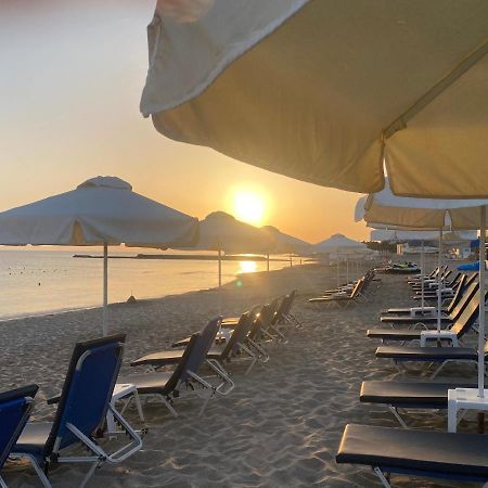 Mikes On The Beach Limenas Chersonisou Exterior foto